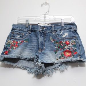 Sz 6 Abercrombie & Fitch bird floral embroidered denim shorts